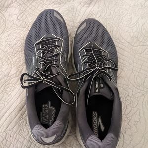GUC men's Brooks cushion sneakers size 14
